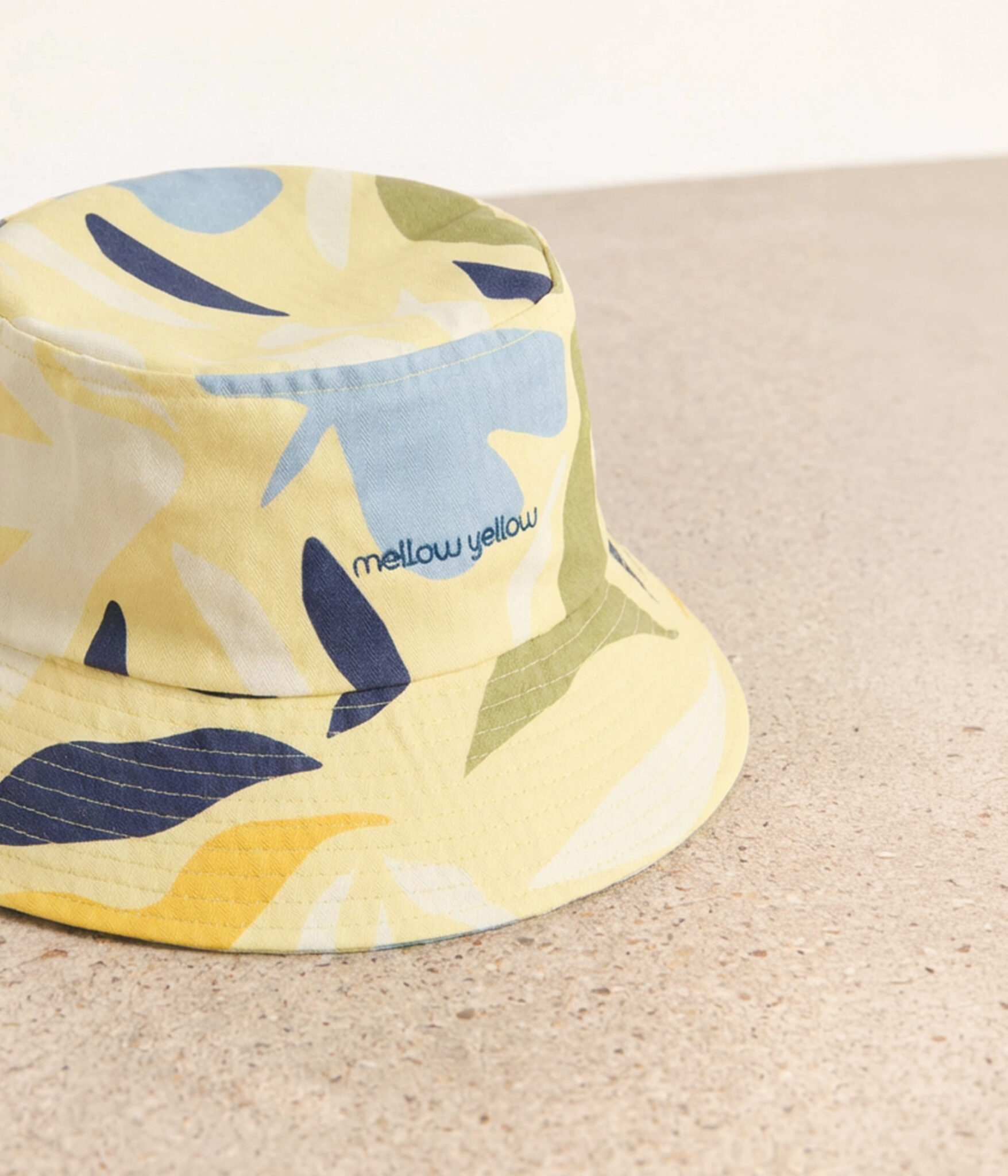 AI Packshot Mellow Yellow